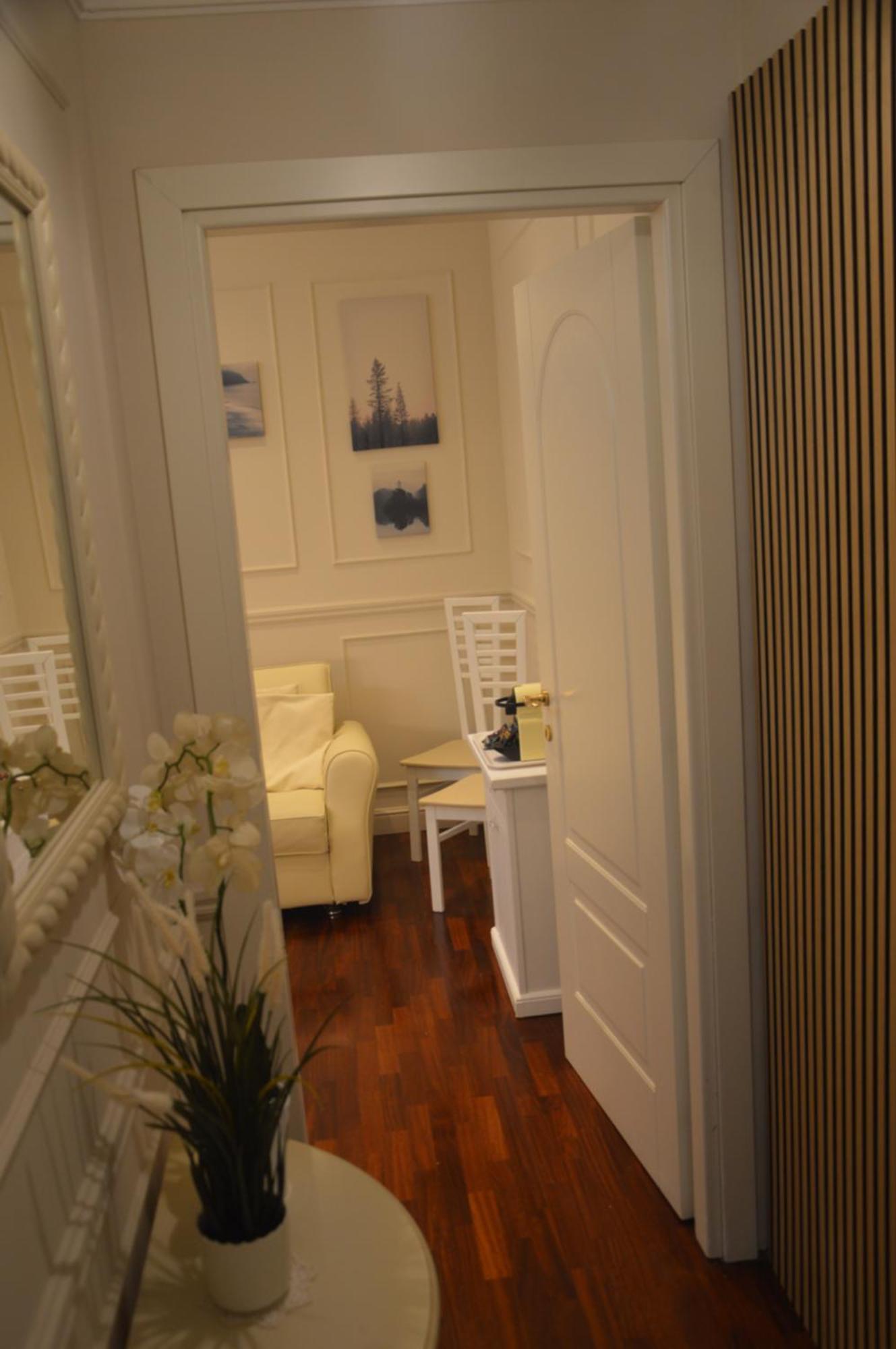 Leonia House Apartment
