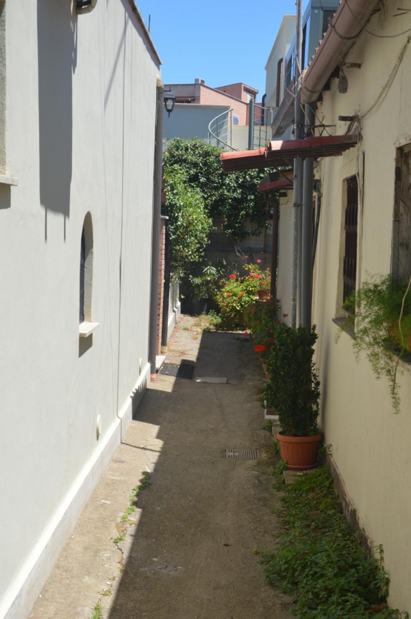 Leonia House Apartment